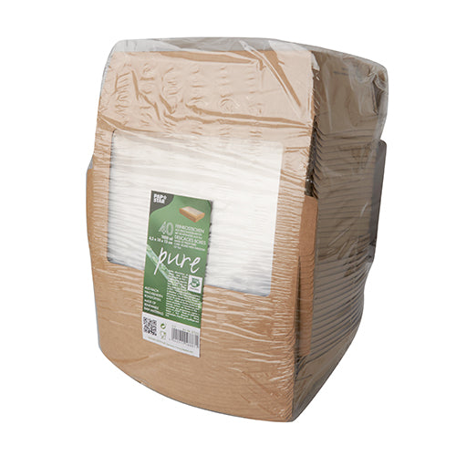 Eine große PAPSTAR 40 Feinkostboxen-Verpackung aus braunem Papier, verpackt in transparenter Folie mit grünem Etikett, enthält nachhaltige Boxen mit Sichtfenster aus PLA – ideal für umweltbewusste Veranstaltungen. Hergestellt von der PAPSTAR GmbH aus 100 % fairen Materialien.
