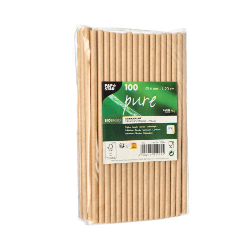 Die PAPSTAR 100 Trinkhalme „pure“ aus Papier (Ø 6 mm, 20 cm), biologisch abbaubar, verpackt in Folie mit grün-weißem Produktetikett und Zertifizierungssymbolen von PAPSTAR GmbH.