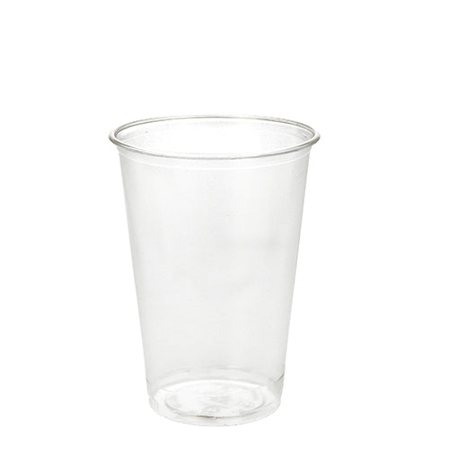 Ein PAPSTAR 50 Kaltgetränkebecher, PLA „pure“ 0,2 l (ø 7,03 cm · 9,7 cm), glasklar und biologisch abbaubar, steht einzeln gehüllt vor weißem Hintergrund.