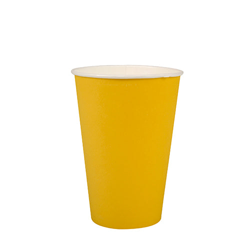 Ein PAPSTAR 20 Trinkbecher (Pappbecher, 0,2 l, Ø 7 cm · 9,7 cm) der PAPSTAR GmbH in Gelb mit weißer Innenseite steht aufrecht auf weißem Untergrund.