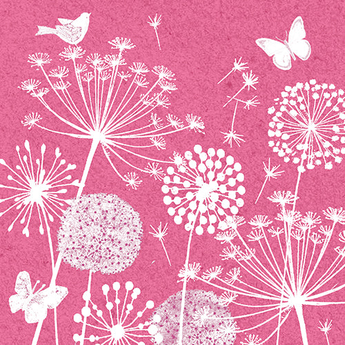 Weiße Silhouetten von löwenzahnähnlichen Blumen, Schmetterlingen und einem Vogel schweben auf einem strukturierten rosa Hintergrund. 30 Servietten der PAPSTAR GmbH, 3-lagig, 1/4-Falz (33 x 33 cm), zeigen zarte Löwenzahnsamen, die in der Brise schweben.