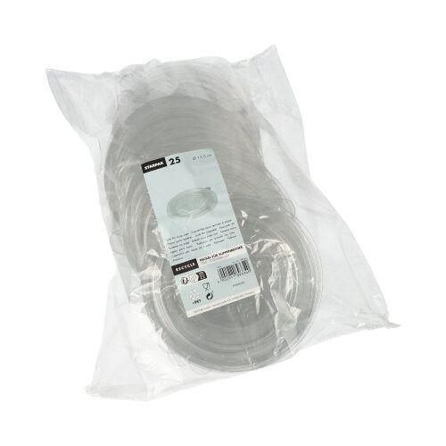 Ein durchsichtiger Plastikbeutel enthält 25 runde Suppenbecherdeckel aus Starpak R-PET mit einem rechteckigen Etikett mit Produktinformationen, Recyclingsymbolen und einem Barcode – eine nachhaltige Wahl von Starpak für den täglichen Gebrauch.