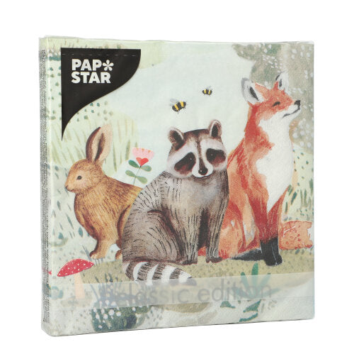 Ein Stapel PAPSTAR GmbH 20 Servietten, 33x33 cm, 3-lagig, mit einem Hasen, einem Waschbären und einem Fuchs inmitten von Bienen und Blumen. Das PAPSTAR-Logo erscheint in der linken oberen Ecke. Gestaltungssatz 2.