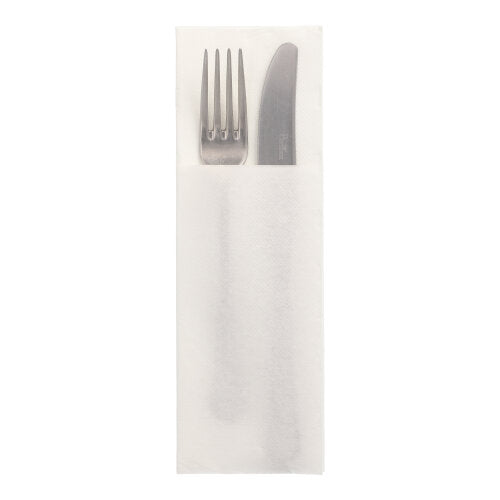 Ein Gabel- und Messerbänkchen aus Edelstahl nebeneinander in einer weißen 50 Serviettenhülle „DAILY Collection“ 48x30 cm der PAPSTAR GmbH mit Besteckfalz, deren Oberseite sichtbar ist – ideal für elegant gedeckte Tische.
