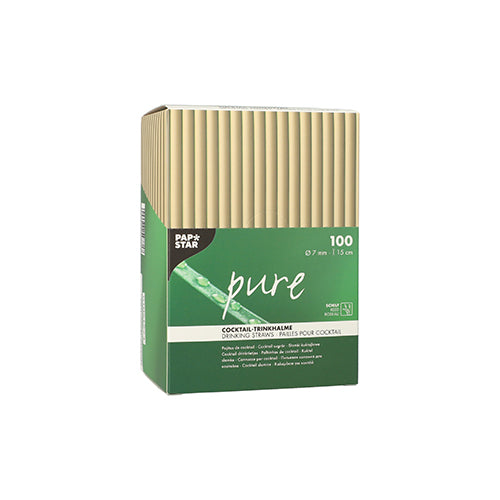 Eine grün-beige Schachtel der PAPSTAR GmbH mit der Aufschrift „pure“ fasst 100 biologisch abbaubare Cocktail-Trinkhalme Schilf (Ø 7 mm, 15 cm), auf der Faltschachtel sind Umweltsymbole und mehrsprachige Angaben sichtbar.