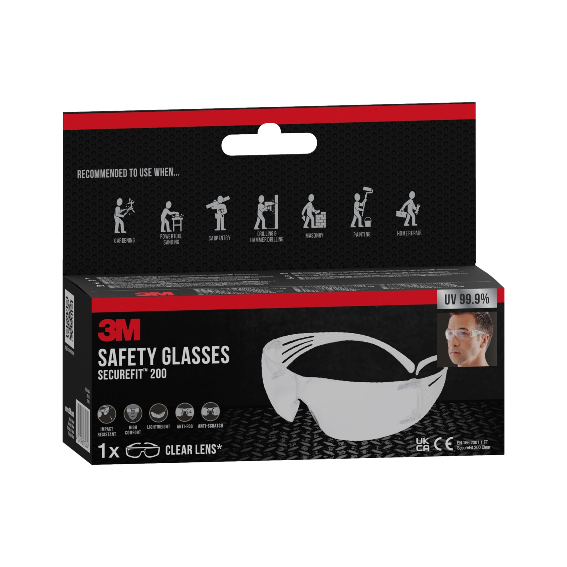 Eine schwarz-rote Schachtel der 3M™ SecureFit™ Schutzbrille 200 von 3M Deutschland GmbH zeigt eine klare Schutzbrille, ein Benutzerbild, empfohlene Verwendungszwecke und hebt den UV-Schutz mit klaren Gläsern hervor.