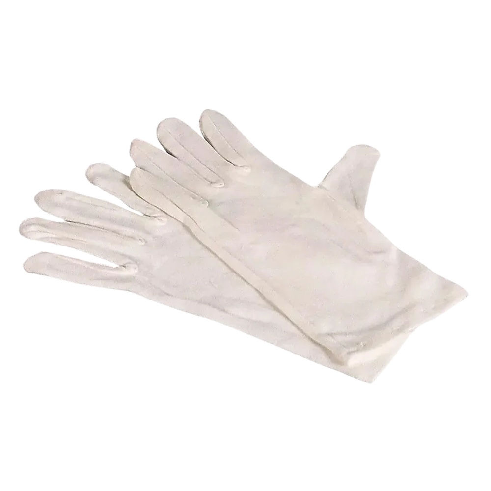 Ein Paar AMPri ECO-PLUS weiße Unterziehhandschuhe der AMPri Handelsgesellschaft mbH aus weicher Baumwolle sind leichte, handflächenanliegende Handschuhe, ideal für zusätzliche Wärme oder Arbeitsschutz unter schwereren Handschuhen.