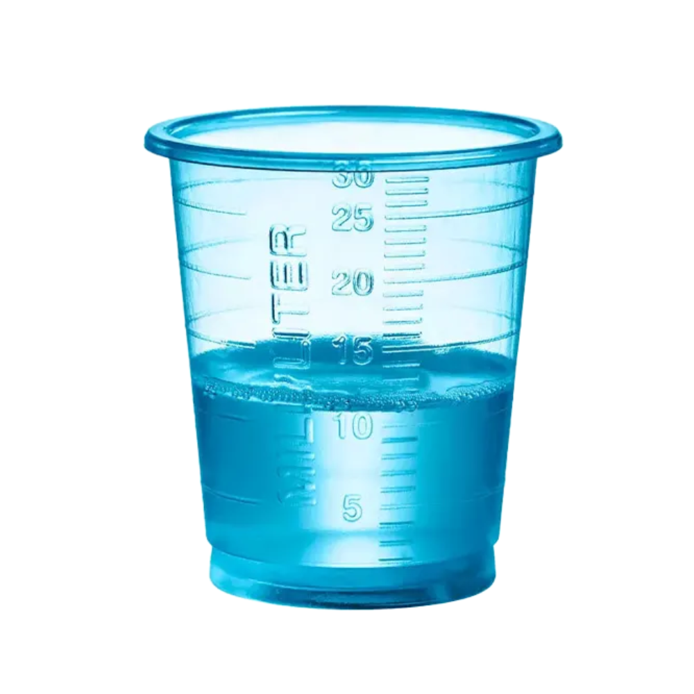 Für den Einmalgebrauch eignet sich beispielsweise ein blauer Messbecher aus Polypropylen mit seitlicher Millilitergraduierung bis 30 ml, der sich perfekt für präzise Dosierungen eignet, wie beispielsweise ein AMPri MED-COMFORT PP Eco Einmal Medizinbecher der AMPri Handelsgesellschaft mbH.