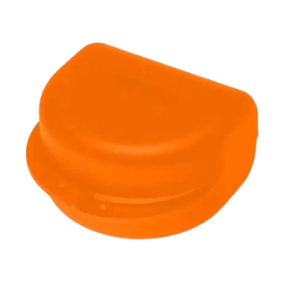 Die AMPri PP Dental Zahnspangenbox für Erwachsene mit den Maßen 80x80x45 cm ist mit ihrer orangen Kunststoffkonstruktion aus Polypropylen eine ideale Aufbewahrungslösung für Kleinteile. Dieser Behälter der AMPri Handelsgesellschaft mbH verfügt über einen Klappdeckel und wird typischerweise zur Aufbewahrung kieferorthopädischer Arbeiten verwendet. Die glatte und glänzende Oberfläche der geschlossenen Box trägt zu ihrer Attraktivität bei und sie ist in verschiedenen Farben im Zehnerpack erhältlich.