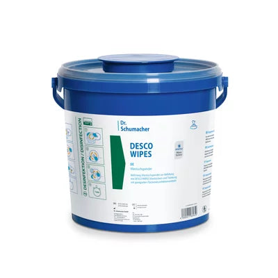 Abgebildet ist ein blauer Kunststoffbecher Dr. Schumacher | Eimer (1 Stück) der Dr. Schumacher GmbH mit Deckel und Griffen vor weißem Hintergrund. Auf dem Etikett befinden sich Hygienesymbole und Hinweise zur Flächendesinfektion.