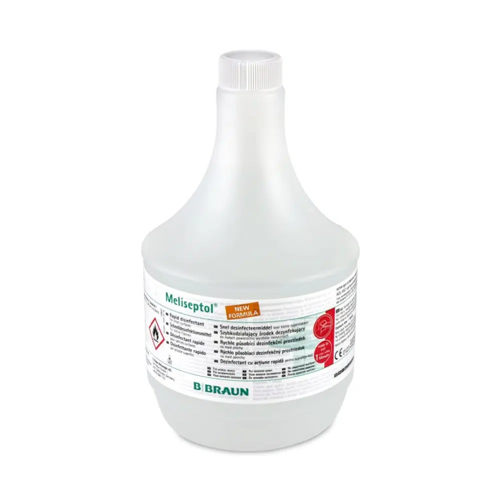 Auf einem weißen Hintergrund ist eine Plastikflasche mit der Aufschrift „B. Braun Meliseptol® New Formula Desinfektionsmittel“ zu sehen. Sie hat einen großen Schraubverschluss und ein grün-rotes Etikett mit Text und Symbolen, darunter Warnsymbole. Das als Oberflächendesinfektionsmittel gekennzeichnete Produkt enthält Ethanol und wird von B. Braun Deutschland GmbH & Co. KG hergestellt.