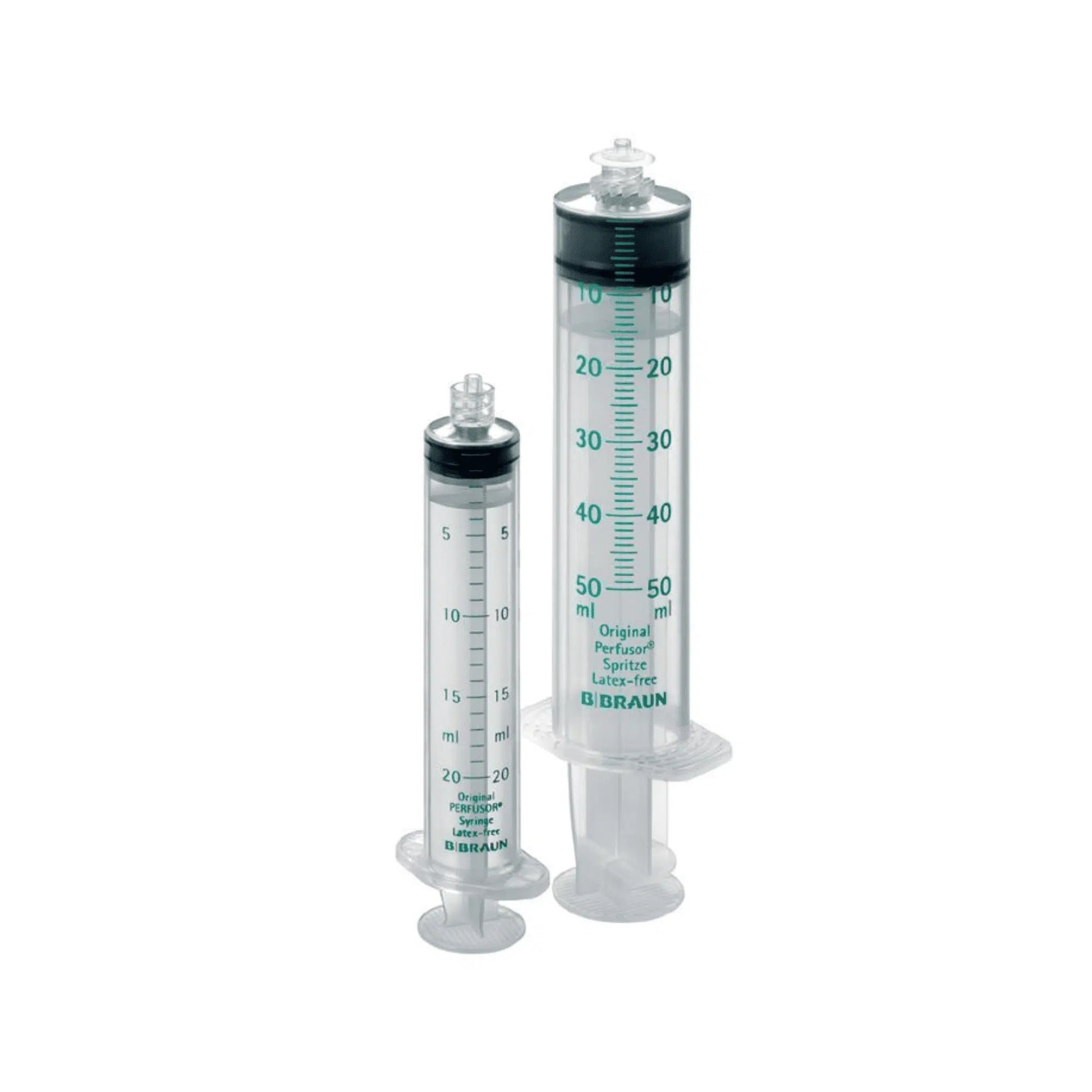 Auf weißem Hintergrund sind zwei transparente B. Braun Original-Perfusor®-Spritzen aus Kunststoff mit Luer-Lock-Ansatz abgebildet. Die 50 ml und 20 ml Spritzen aus robustem Polypropylen mit Messindikatoren tragen die Marke der B. Braun Deutschland GmbH & Co. KG.