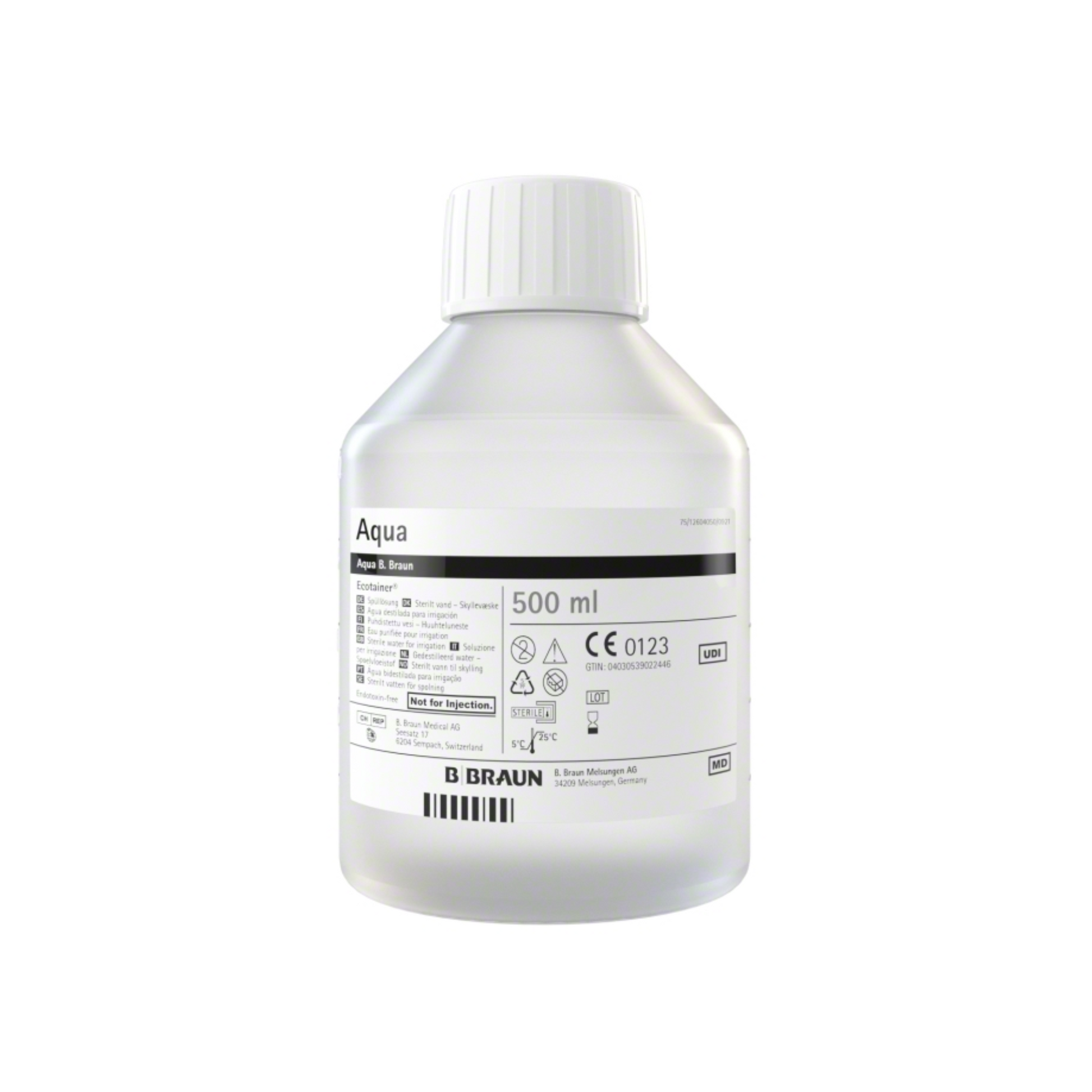 Eine 500 ml Ecotainer-Flasche mit der Aufschrift „B. Braun Aqua Ecotainer® Topische Spüllösung“ von B. Braun Deutschland GmbH & Co. KG mit weißem Verschluss. Das Etikett enthält Text und Symbole, die wahrscheinlich Produktinformationen und Zertifizierungen enthalten. Die durchsichtige Flasche aus umweltfreundlichem Polypropylen präsentiert eine transparente Flüssigkeit im Inneren.