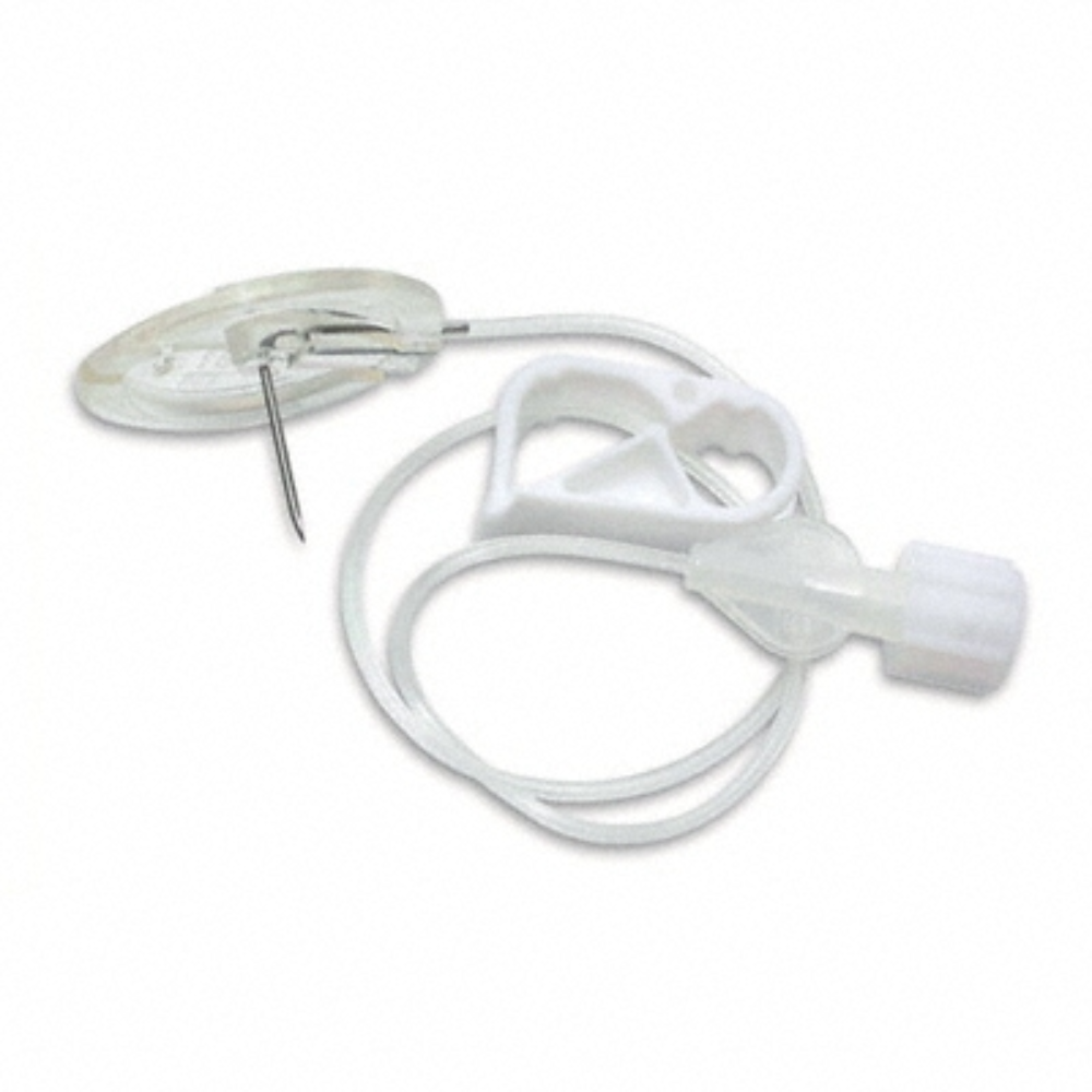 Das Bild zeigt eine B.Braun Cytocan® Nicht-stanzende Portkanüle zur Langzeitinfusion mit einem weißen Infusionsset, das eine Nadel, eine Klebebasis, einen Schlauch und einen Anschluss umfasst. Dieses Produkt von B. Braun Deutschland GmbH & Co. KG ist für den medizinischen Gebrauch bestimmt, um den Patientenkomfort bei der Verabreichung von Insulin oder anderen Langzeitinjektionen zu verbessern.
