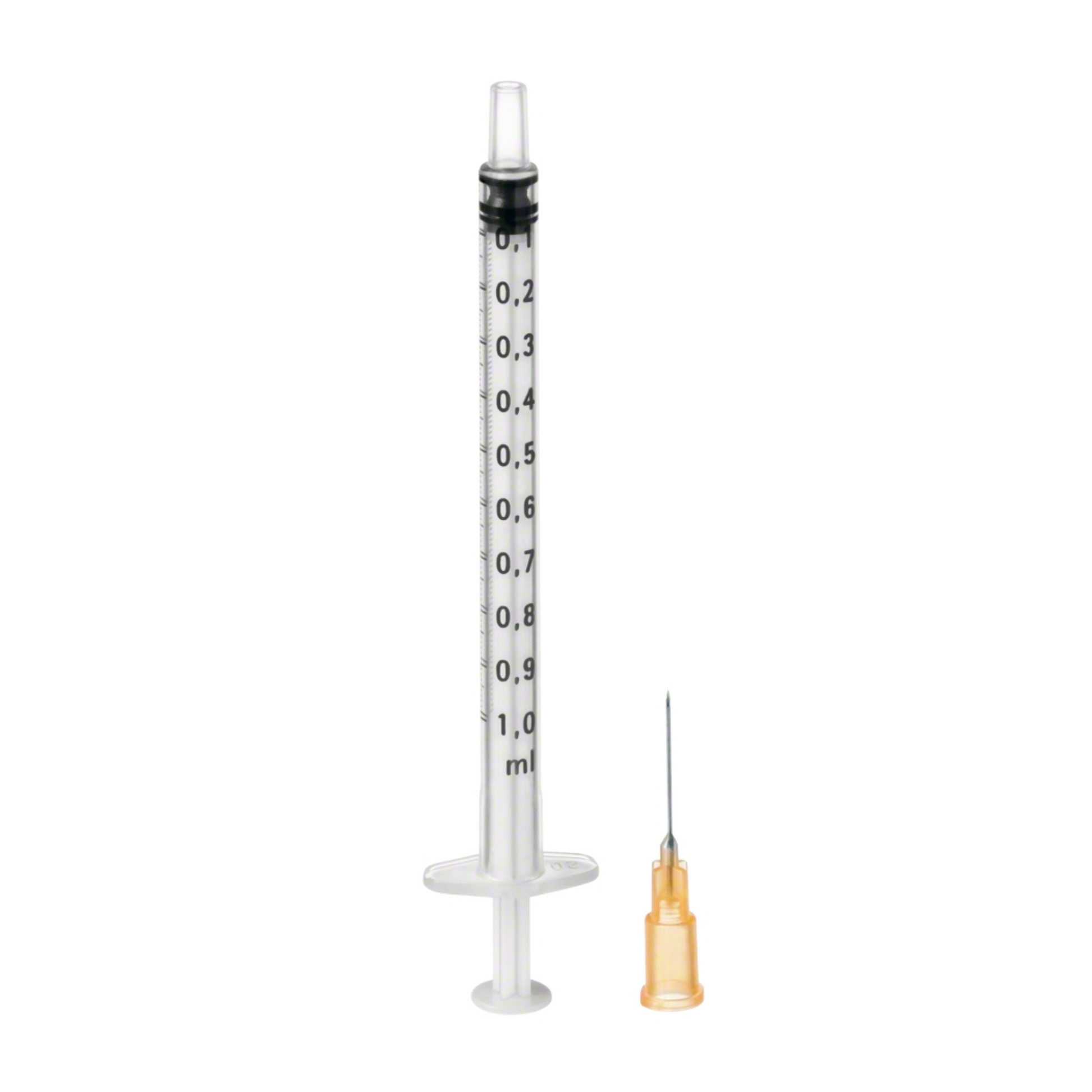 Eine B. Braun Omnifix®-F Duo, eine dreiteilige Präzisionsdosierspritze mit transparentem Zylinder und Milliliter-Markierung für genaues Dosieren, steht senkrecht neben der dazugehörigen Nadel mit orangefarbener Kappe. Dieses Design von B. Braun Deutschland GmbH & Co. KG ist frei von Latex und PVC und gewährleistet eine sichere und präzise Anwendung.