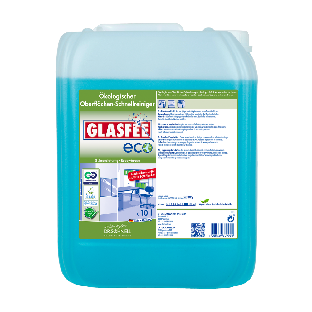 Ein transparenter Kunststoffbehälter mit blauer Flüssigkeit im Inneren trägt in grüner und roter Schrift die Aufschrift „Dr. Schnell GlasFee Eco“. Das Etikett auf der Vorderseite betont seine Funktion als ökologischer Oberflächen-Schnellreiniger und zeigt umweltfreundliche Symbole. Der Behälter ist perfekt für rückstandsfreie Reinigung und verfügt über einen praktischen Tragegriff an der Oberseite.