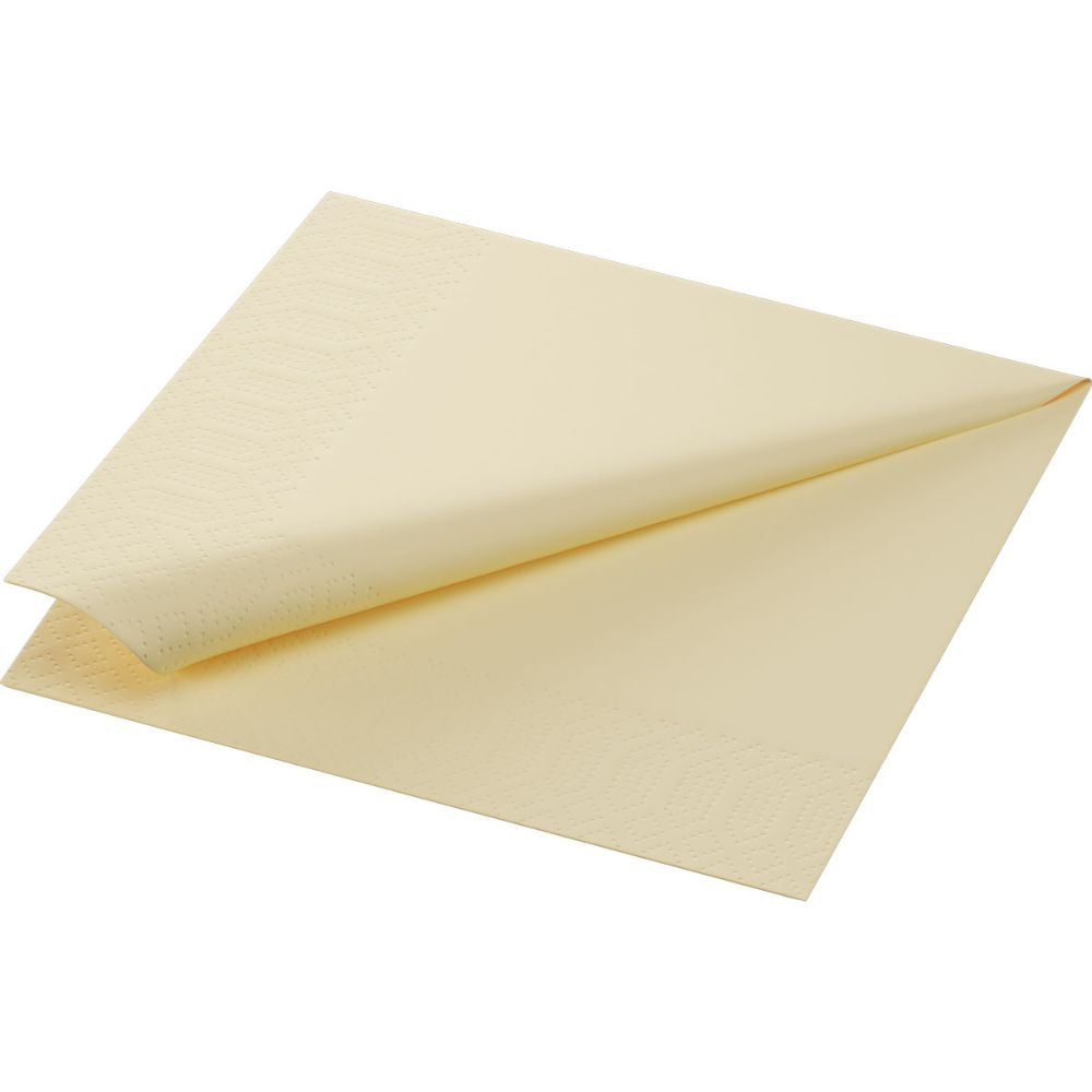 Eine gefaltete, schlichte Zelltuchserviette der Duni GmbH in Hellgelb ist auf weißem Hintergrund abgebildet. Diese 33 x 33 cm große, dreilagige Serviette weist dezente Prägemuster entlang der gefalteten Kanten auf, die ihren umweltfreundlichen Charakter betonen.
