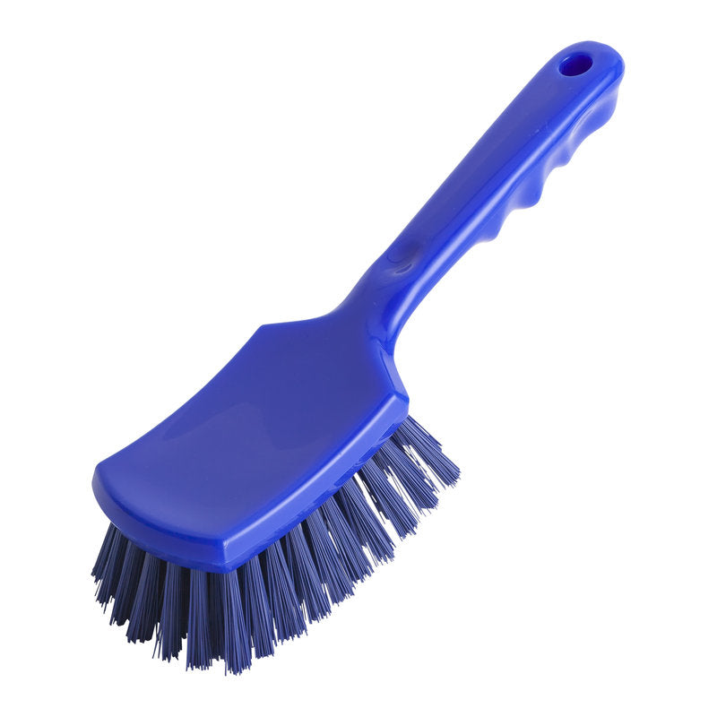 Die Haug Bürsten KG Stielbürste mit kurzem Griff (260 x 72 x 55 mm) in blau hat einen gebogenen Griff und steife Borsten, ideal für die effiziente Reinigung in der Lebensmittelindustrie, abgebildet auf weißem Hintergrund.