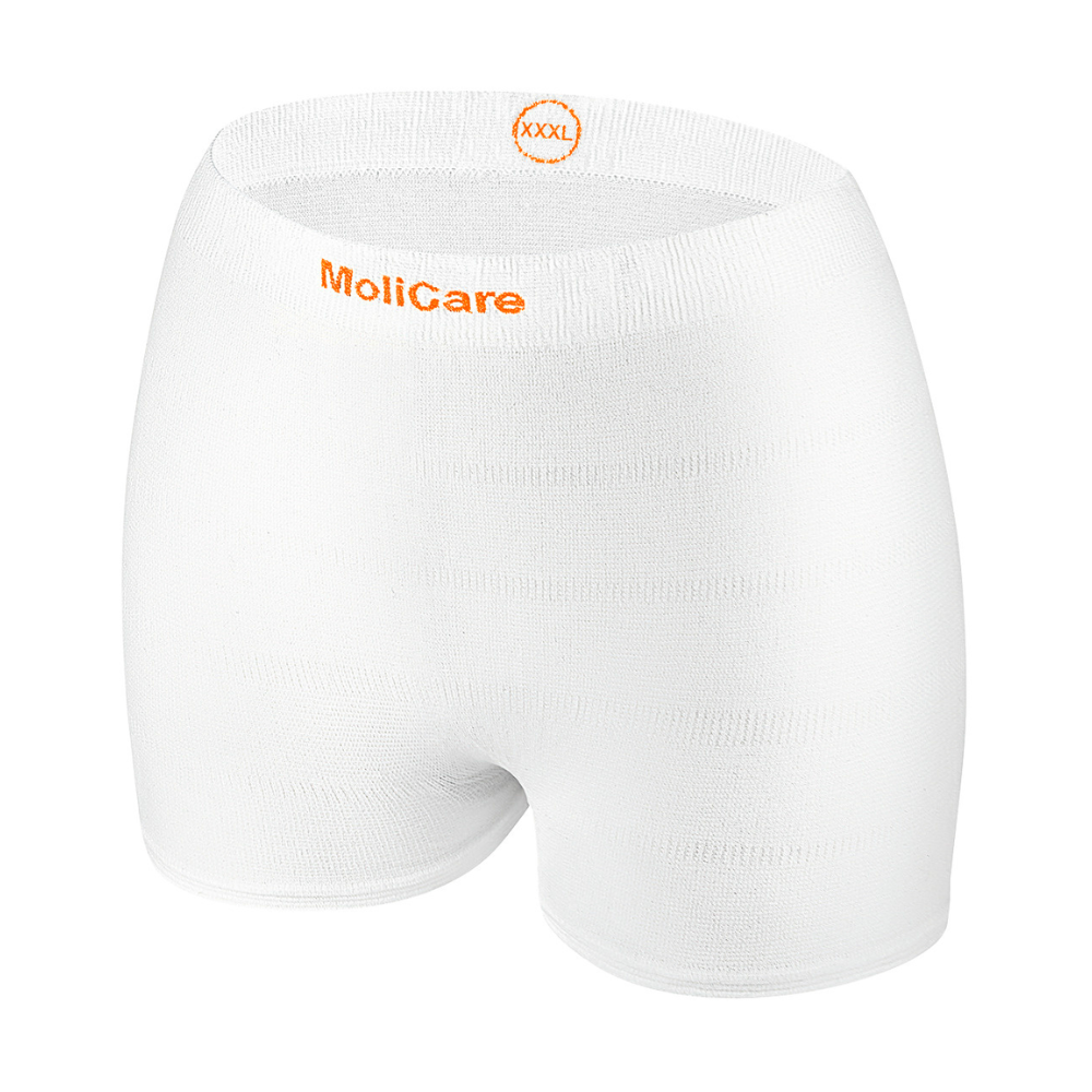 Ein Paar weiße Hartmann MoliCare® Fixpants Netzhosen von Paul Hartmann AG, hoch tailliert mit „MoliCare“ und „XXXL“ in Orange auf dem Bund, ideal zum Befestigen von Inkontinenzeinlagen, abgebildet vor einem schlichten weißen Hintergrund.