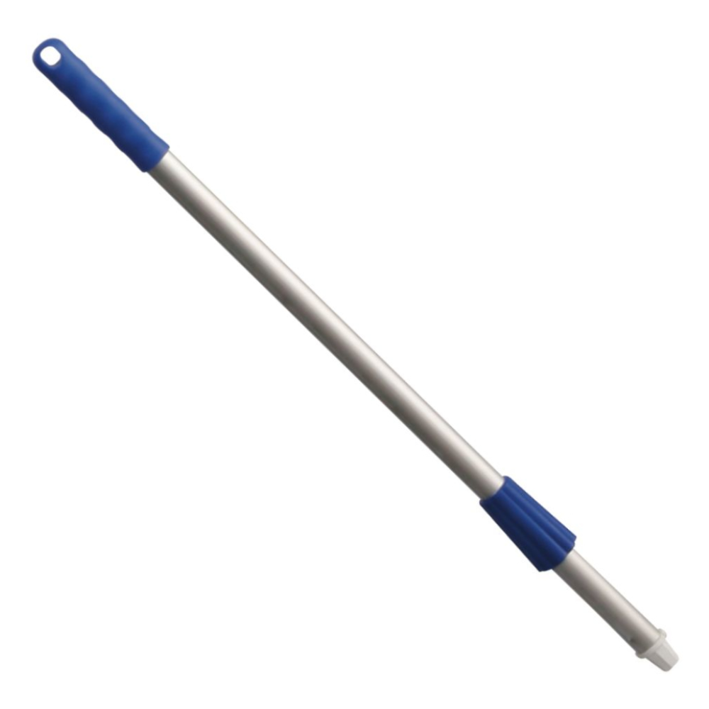 Der Haug Alustiel Blau 650 mm von Haug Bürsten KG ist eine silberne, verstellbare Teleskopstange aus Aluminiumstab mit einem blauen ergonomischen Griff und einem blauen Drehverschlussmechanismus, präsentiert auf einem weißen Hintergrund.