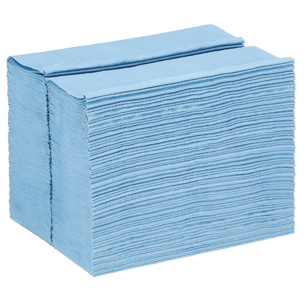 Ein ordentlich gestapelter Stapel blauer WypAll® X80 PowerClean Reinigungstücher von Kimberly-Clark GmbH, angeordnet in einem rechteckigen Block aus der BRAG™ Box (Stahlblau, 1 Box x 160 Blatt).