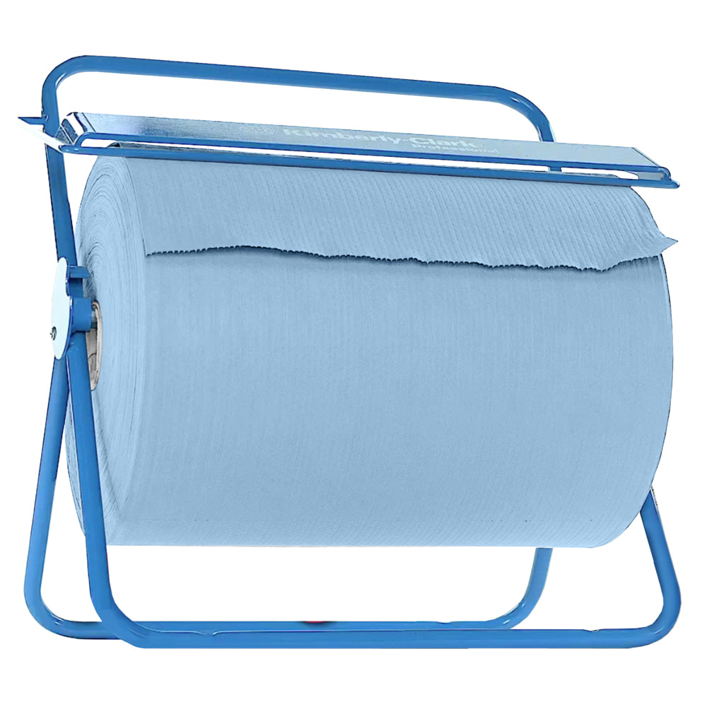 Die WypAll® X80 PowerClean Großrolle (31,00 x 31,50 cm) der Kimberly-Clark GmbH ist auf einem Spenderständer aus Metall mit gezackter Kante montiert und damit ideal für den professionellen Einsatz.