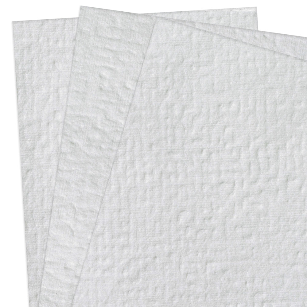 Drei überlappende weiße WypAll® X70 PowerClean Handtücher von Kimberly-Clark GmbH sind auf einem einfarbigen Hintergrund abgebildet, mit sichtbaren Mustern und weichen Kanten - ideal für die industrielle Reinigung. Packung: 1 Right Rag Box x 300 Blatt.