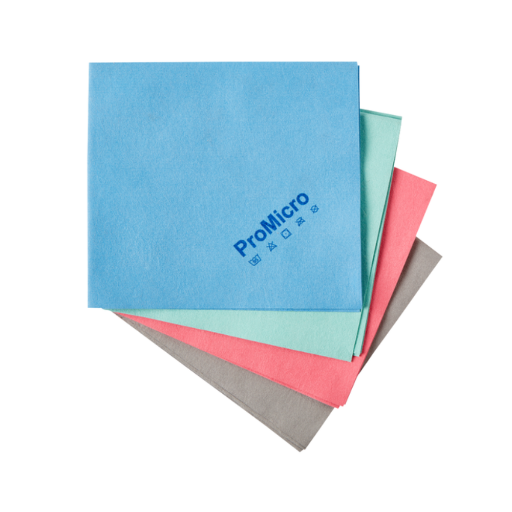 Vier Kiehl ProMicro Microfasertücher Standard (35 x 38 cm, 170 g/qm) der Johannes Kiehl KG sind in den Farben Blau, Grün, Rosa und Grau gestapelt. Auf dem oberen blauen Tuch sind "ProMicro" und Pflegesymbole in Blau aufgedruckt.