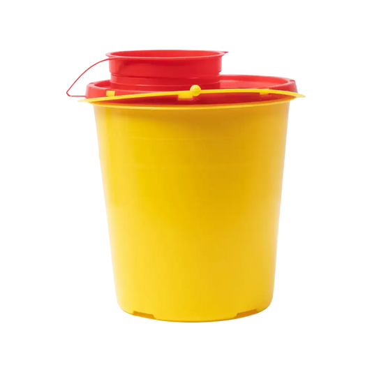 Abgebildet ist eine 1,5 l fassende gelbe AMPri Kanülen-Entsorgungsbox aus Kunststoff, Serie PBS, mit rotem Deckel und Griff, die für die sichere Entsorgung medizinischer Abfälle bestimmt ist, vor einem schlichten weißen Hintergrund.