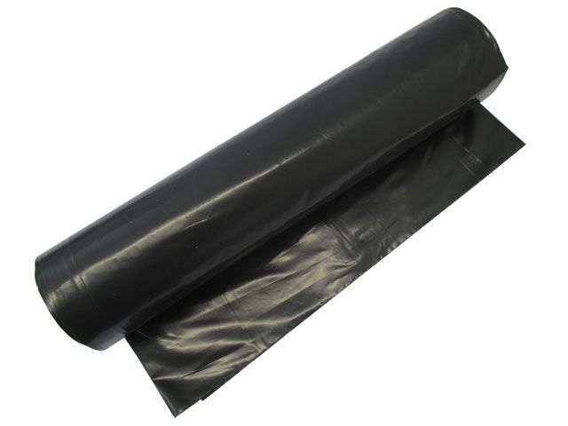 Eine Rolle Abena Re-Seller GmbH Abfallsäcke 70 L (575x1000 mm, 32 my LDPE) für Müllentsorgung, mit einem schwarzen Müllsack teilweise ausgerollt und flach liegend.