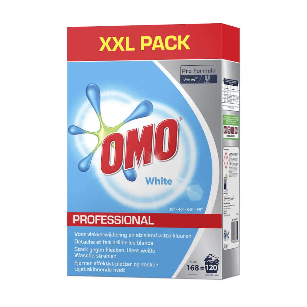 Das Omo Professional Weiß 120 Wäsche, Vollwaschmittel Pulver (8400 g) der Diversey Deutschland GmbH & Co. OHG bietet strahlend weiße Wäsche im „XXL-Pack“. Die überwiegend weiße Verpackung ist mit roten und blauen Akzenten versehen und zeigt das OMO-Logo sowie mehrsprachige Produktinformationen und Anleitungen.