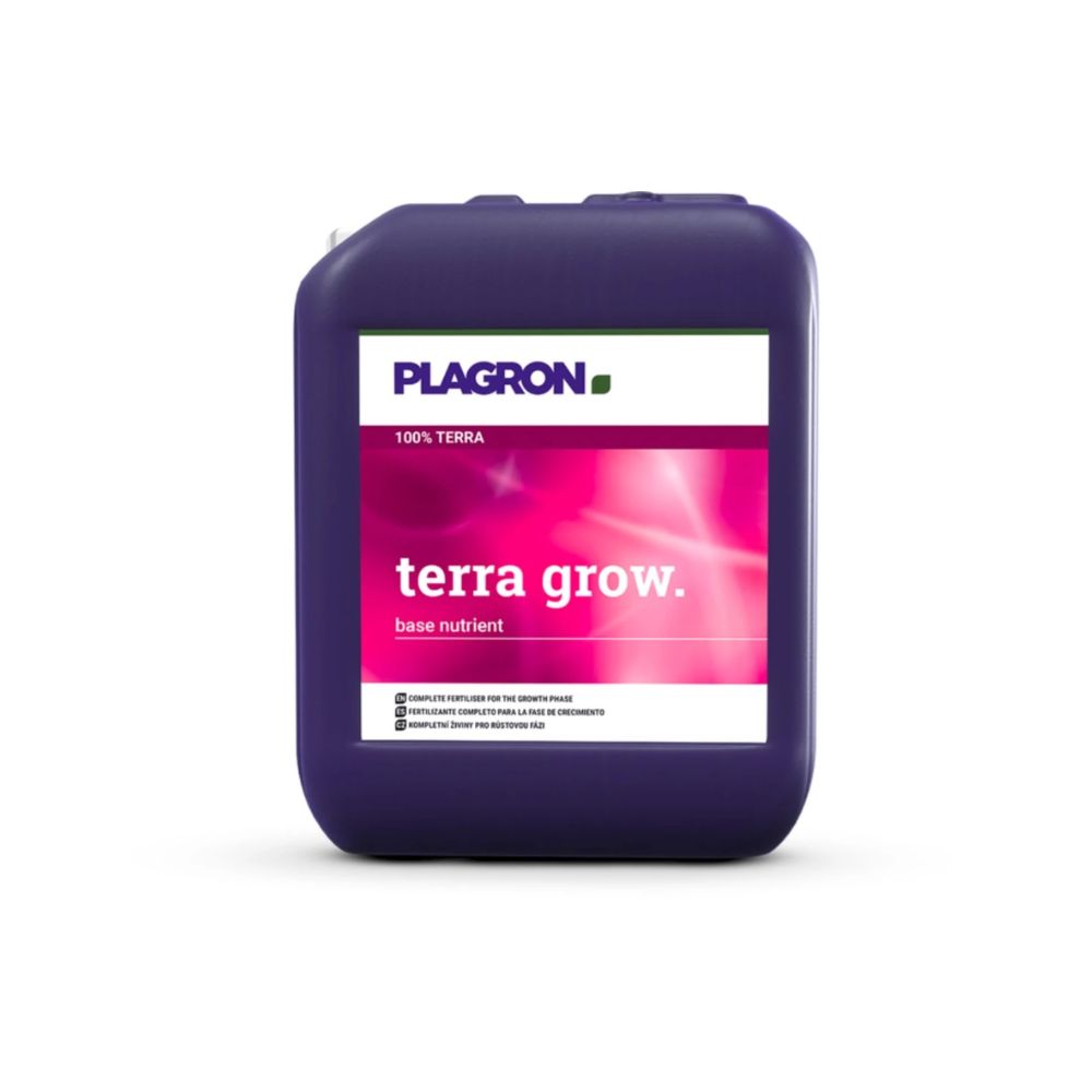 Ein violetter Behälter mit Plagron Terra Grow von Bertels B.V. wird mit einem weißen Etikett und einem rosa Abschnitt präsentiert, was seine Rolle bei der Förderung schnelleren Pflanzenwachstums während der Wachstumsphase hervorhebt.