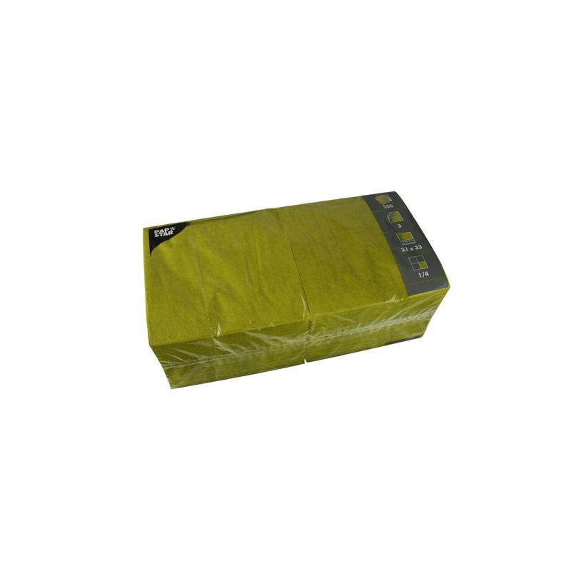Ein rechteckiger Stapel von PAPSTAR 250 Servietten, 3-lagig 1/4-Falz von PAPSTAR GmbH, in klarer Kunststoffverpackung mit schwarzem und gelbem Etikett und sichtbaren Produktinformationen an einem Ende.