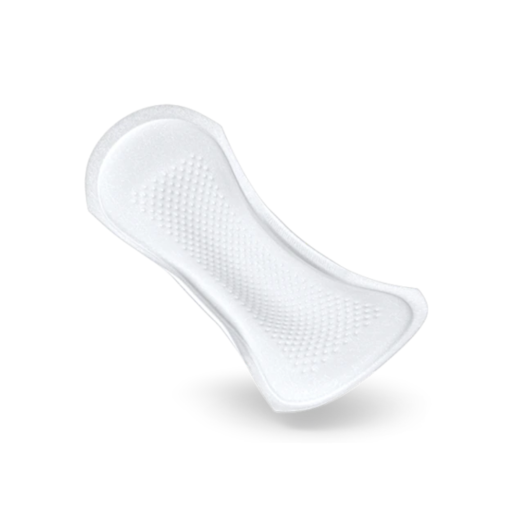 Eine einzelne TENA Comfort Mini Plus Inkontinenzeinlage der Essity Germany GmbH, die ihre konturierte Form und strukturierte Oberfläche mit einem Dry Fast Core für verbesserte Saugfähigkeit zur Schau stellt, hängt vor einem einfarbigen Hintergrund.