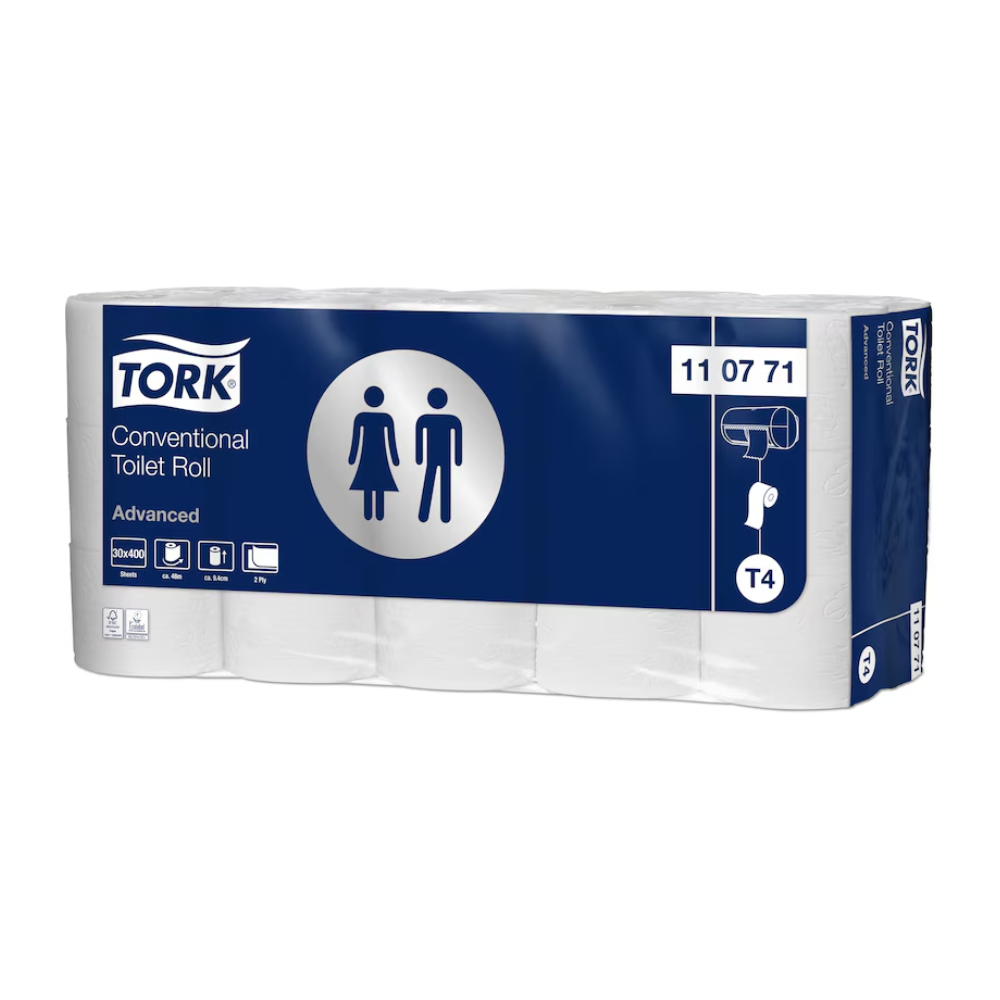 Dieser Karton mit Tork 110771 Kleinrollen-Toilettenpapier mit der Aufschrift „Advanced“ weist eine blau-weiße Verpackung auf, die mit Toilettensymbolen und einem Rollenspender verziert ist. Er enthält 30 Rollen, jede mit Advanced 2-lagig-Haltbarkeit, gekennzeichnet durch den Produktcode 11 07 71 mit einem T4-Indikator. Ideal für jeden Bedarf an Kleinrollen-Toilettenpapier.