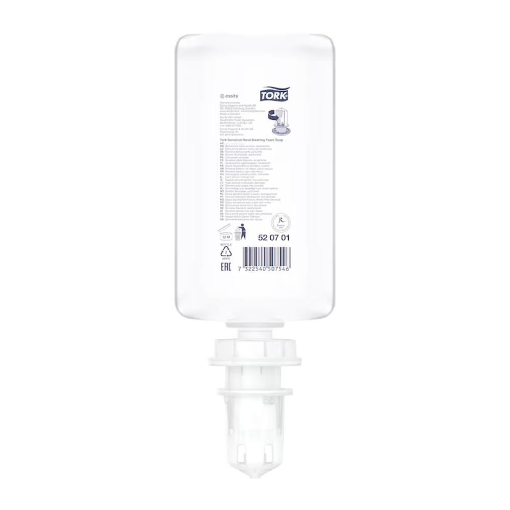 Eine transparente 1000-ml-Nachfüllflasche Tork 520701 Sensitive Hand-Schaumseife Premium S4 aus Kunststoff mit weißem Verschluss und Spender, kopfüber abgebildet. Das Etikett trägt das TORK-Logo und weist auf die ECARF-Zertifizierung und Hautverträglichkeit hin.