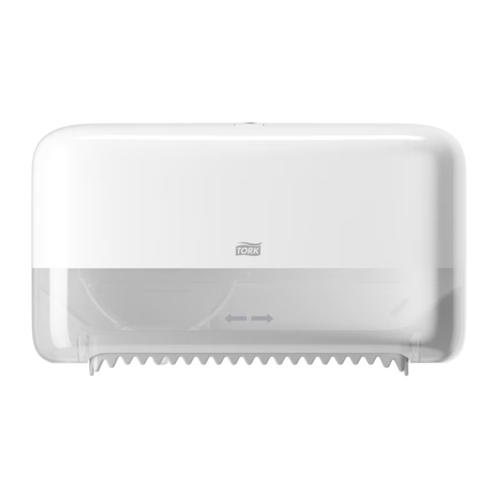 Der Tork 558040 Doppelrollenspender für hülsenloses Midi Toilettenpapier Elevation T7 von Essity Professional Hygiene Germany GmbH ist ein weißer Spender zur Wandmontage mit transparentem Unterteil zur einfachen Rollenüberwachung. Er verfügt über eine gezackte Kante zum sanften Abreißen des Papiers und zeigt deutlich das Tork-Logo, das sein umweltfreundliches Design unterstreicht.