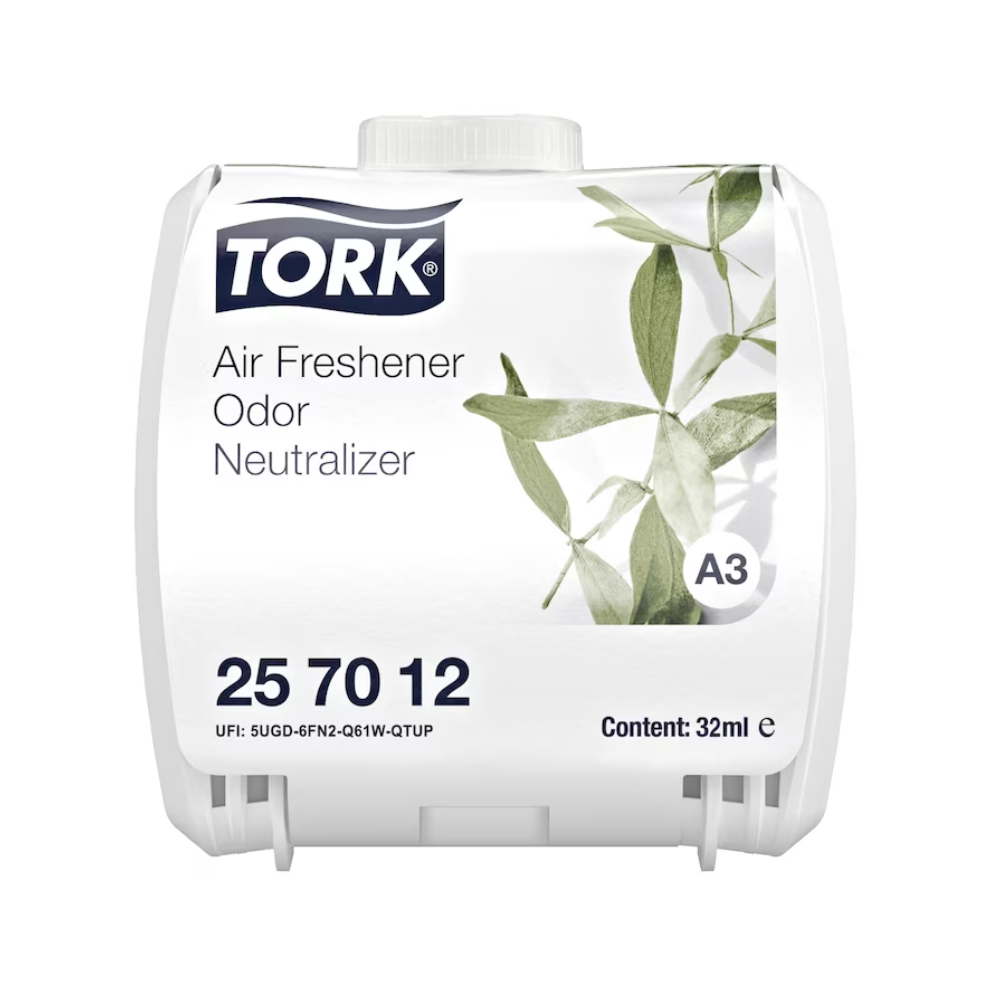 Abbildung eines Tork Kontinuierlicher Lufterfrischer-Spenders von TORK – Essity Professional Hygiene Germany GmbH mit einem Fassungsvermögen von 32 ml. Das Etikett zeigt ein Design mit grünen Blättern und die Nummer 25 70 12, was die wirksamen geruchsneutralisierenden Eigenschaften des Spenders hervorhebt.