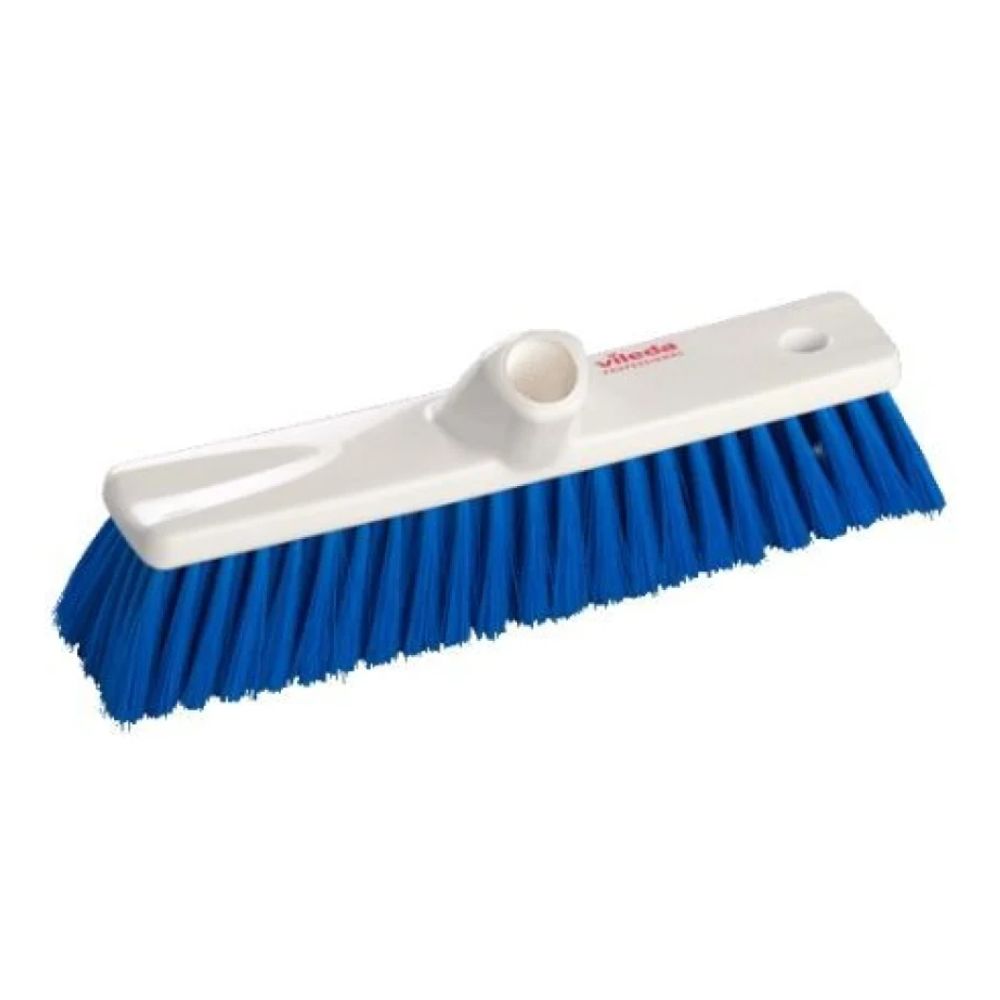 Der Vileda Professional Besen hart blau - 50 cm der Vileda GmbH beinhaltet einen blauborstigen Besenkopf mit weißer Kunststoffbasis und bietet dank seiner durchdachten zentralen Buchse zur Befestigung eines Stiels maximale Reinigungsleistung und hervorragende Borstenqualität.