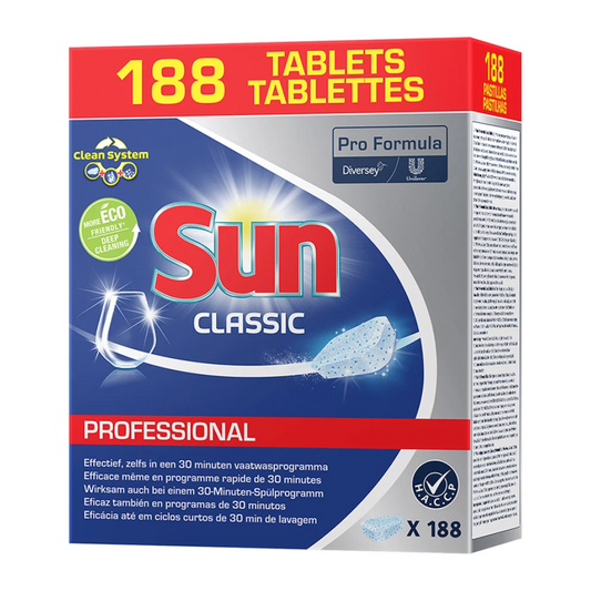 Eine Schachtel SUN Professional Classic Tabs, Spülmaschinenreiniger-Tabs von Diversey Deutschland GmbH & Co. OHG, mit 188 Tabs. Die Verpackung zeigt die Logos von Pro Formula und Diversey mit mehrsprachigem Text. Sie ist in einem blau-weißen Farbschema gestaltet und betont die umweltfreundliche Marke sowie den Glasschutz für Ihr Geschirr.