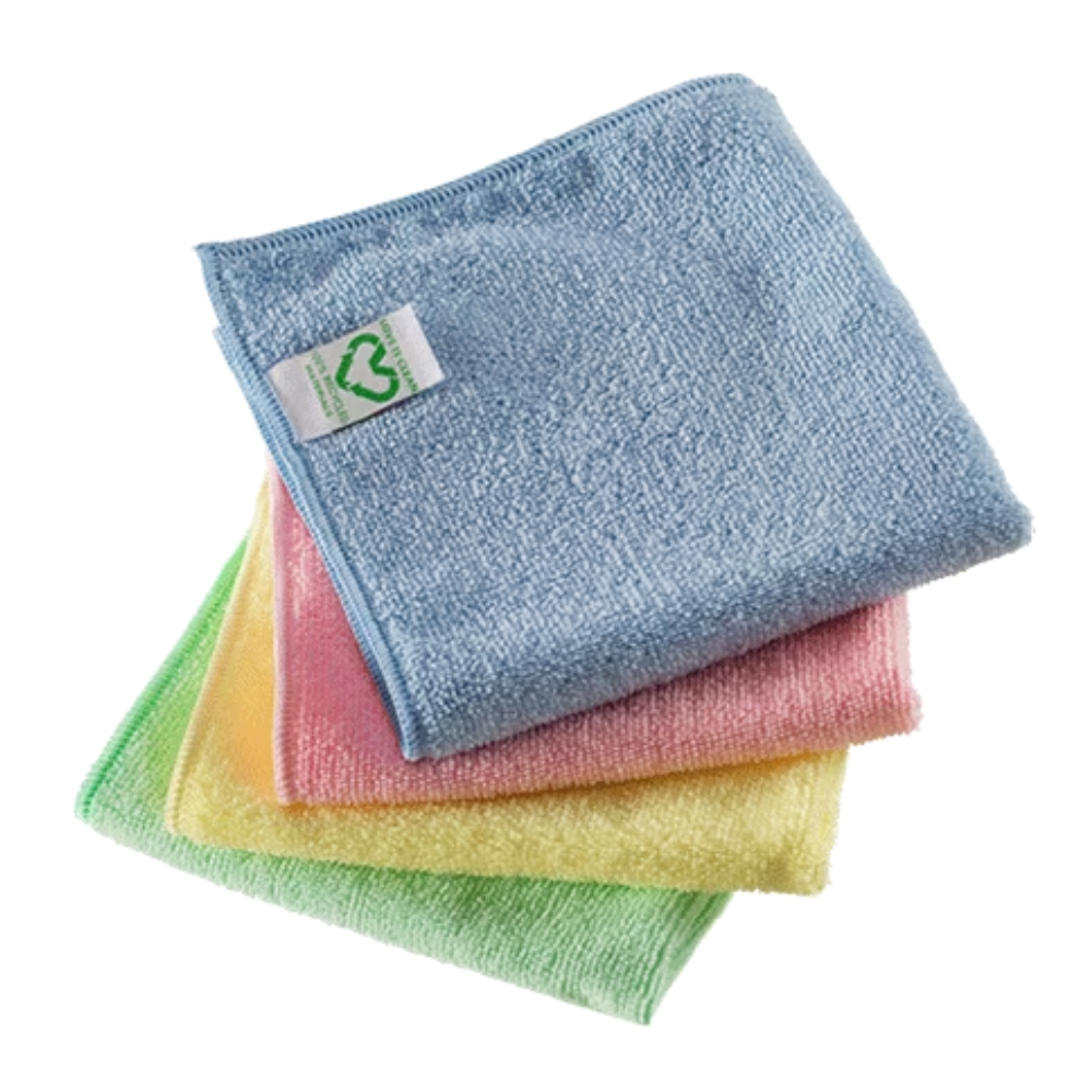 Ein Set Vileda Professional r-MicroTuff Swift Mikrofasertücher in verschiedenen Farben, darunter Blau, Rosa und Grün, ist ordentlich gestapelt, mit einem sichtbaren Etikett auf dem blauen Tuch. Diese recycelten Microfasertücher der Vileda GmbH erfüllen nachhaltige Standards und sorgen gleichzeitig für eine effiziente Reinigungsleistung.