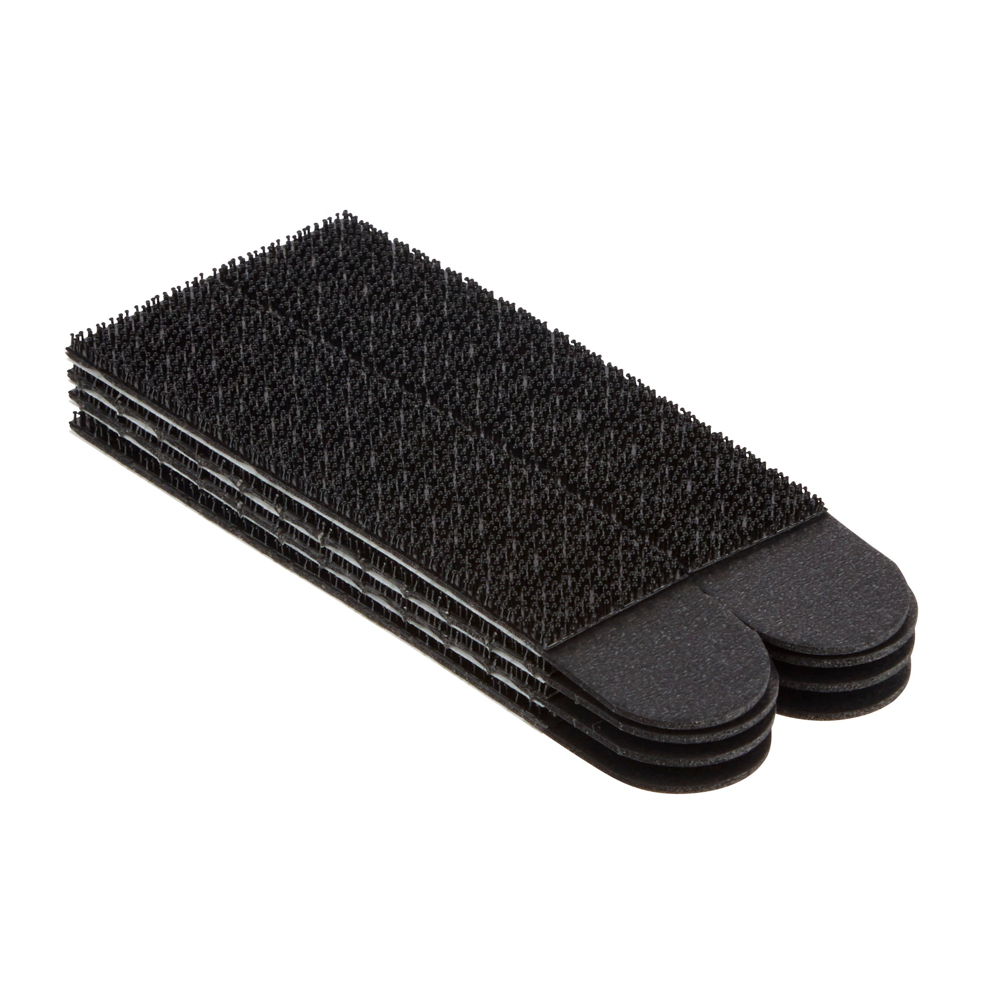 Eine Packung mit vier großen schwarzen Command™ Bilder-Montagestreifen 17206BLK (7,2 kg) von 3M Deutschland GmbH, die mit abgerundeten Enden auf weißem Hintergrund gestapelt sind.
