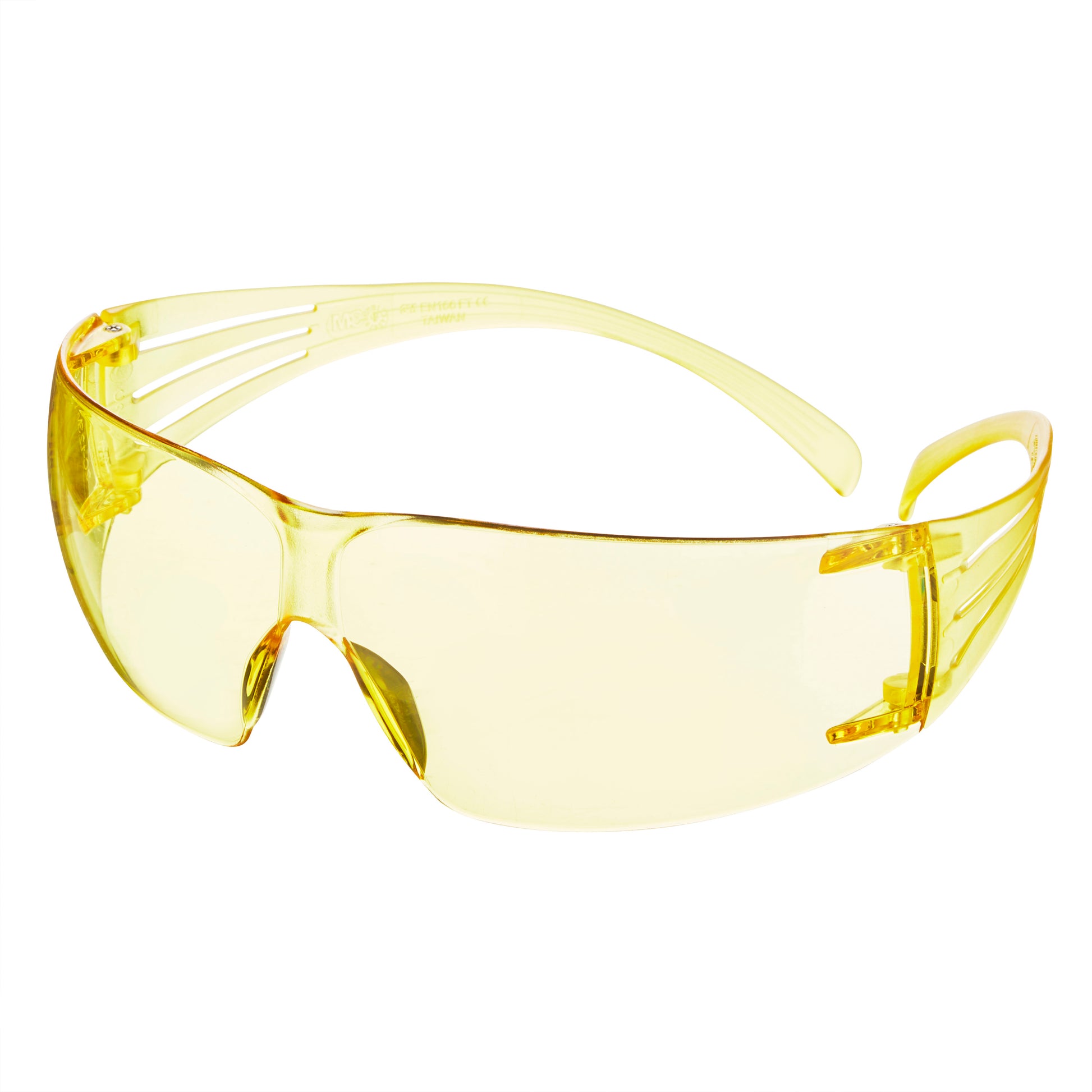 Die 3M™ SecureFit™ Schutzbrille 200 von 3M Deutschland GmbH hat ein Rundumdesign, gelb getönte Gläser und einen klaren Kunststoffrahmen auf weißem Hintergrund.