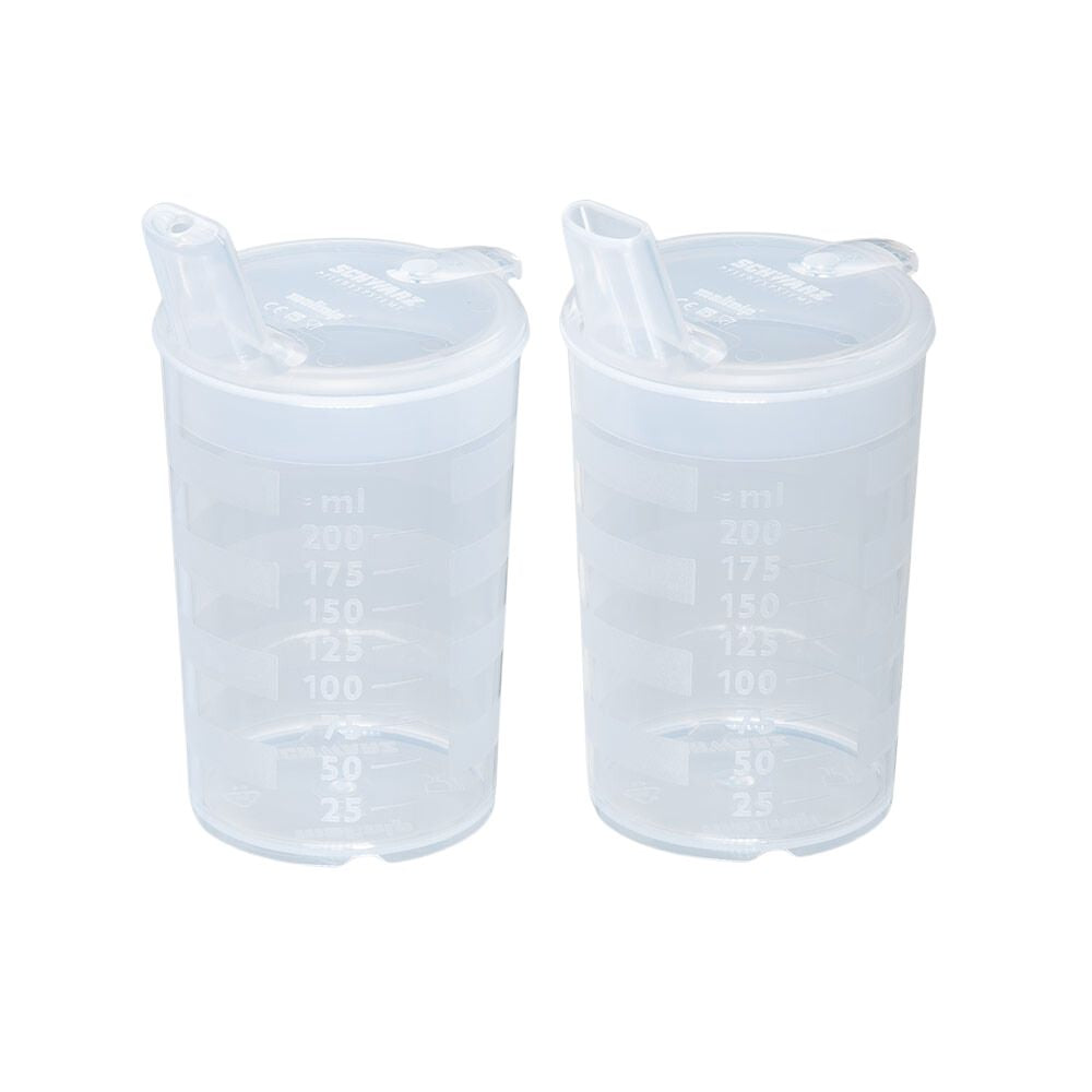 Der melinip Schnabelbecher ECO von Helmut Schwarz GmbH besteht aus zwei transparenten Messbechern mit Schnappdeckel, klaren ml-Markierungen von 25 ml bis 200 ml und 4 mm Klappausgießern; perfekt für den präzisen Einsatz in Krankenhäusern oder Arztpraxen. Wird im 10er-Pack geliefert.