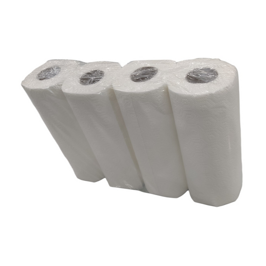 Vier Altruan Küchenrolle 3lagig, weiß sind zusammen in einer klaren Kunststoffverpackung verpackt und stehen aufrecht vor einem schlichten weißen Hintergrund.
