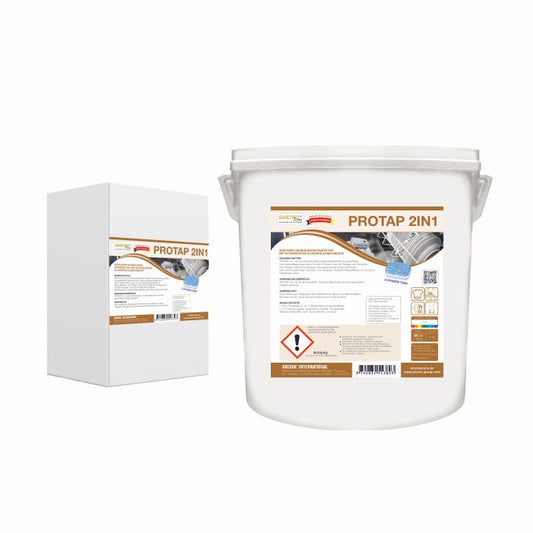 Eine weiße rechteckige Dose und ein weißer Kunststoffeimer mit Griffen der Arcora International GmbH, beide mit der Aufschrift "Arcora PROTAP 2IN1 GESCHIRR-REINIGUNGSKONZENTRAT" versehen, sind mit braun/beigen Küchenetiketten und Warnsymbolen versehen und betonen die effiziente Reinigungsleistung.