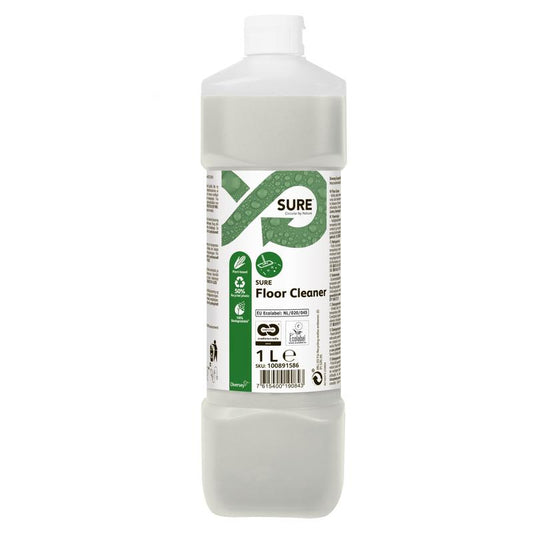 Eine 1-Liter-Flasche SURE Floor Cleaner, Fußbodenreiniger von Diversey Deutschland GmbH & Co. OHG hat einen weißen Verschluss und ein überwiegend weißes Etikett mit grünen Akzenten, umweltfreundlichen Symbolen und dem Hinweis, dass er pflanzenbasiert und biologisch abbaubar ist.