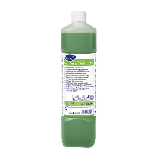 Eine durchsichtige 1-Liter-Flasche aus Kunststoff mit grüner Flüssigkeit und der Aufschrift „Good Sense Vert, Hochparfümierter Allzweckreiniger mit O.N.T. Technologie“ von Diversey Deutschland GmbH & Co. OHG; das Etikett enthält Informationen zu Verwendung, Sicherheit und Recycling.