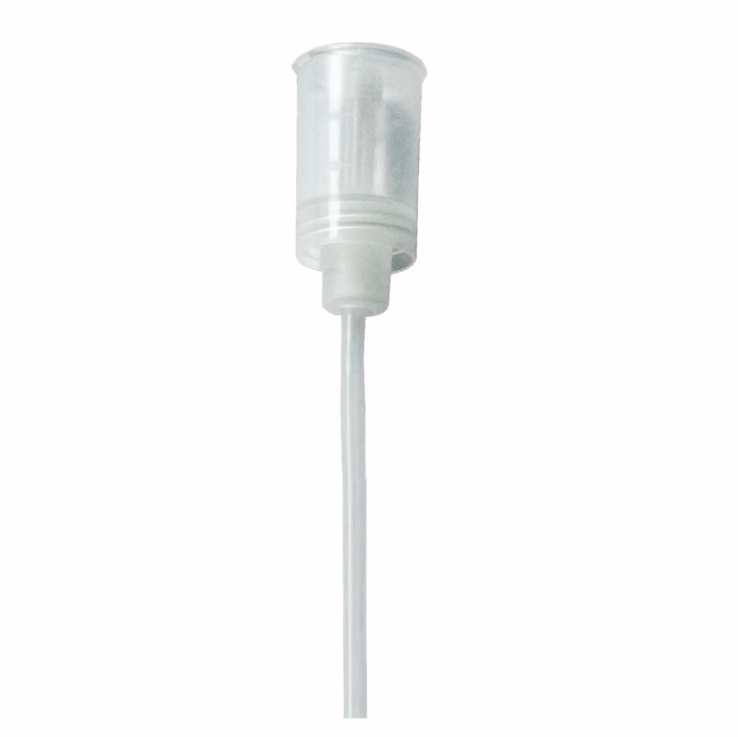 Der Arcora Dosieraufsatz 10 oder 20 ml für 1 L Flasche von Arcora International GmbH ist ein durchsichtiger Kunststoff-Dosieraufsatz mit langem Rohr, ideal zum genauen Abmessen. Er wird als Einzelpackung geliefert und ist auf weißem Hintergrund fotografiert.