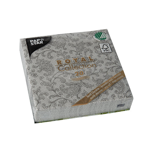 Eine versiegelte Packung mit 20 PAPSTAR Servietten „ROYAL Collection“ 1/4-Falz (25 x 25 cm) der PAPSTAR GmbH zeigt ein silbernes Blumendesign mit FSC- und Umweltzeichen-Logos, was auf 20 Servietten pro Packung hinweist.